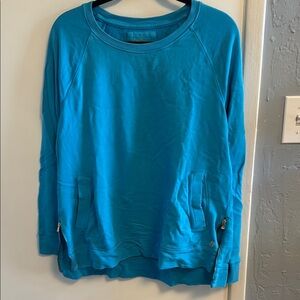 GUC Lilly Pulitzer Beach Comber.  Blue Sweatshirt with Zipper Details.  Size L.